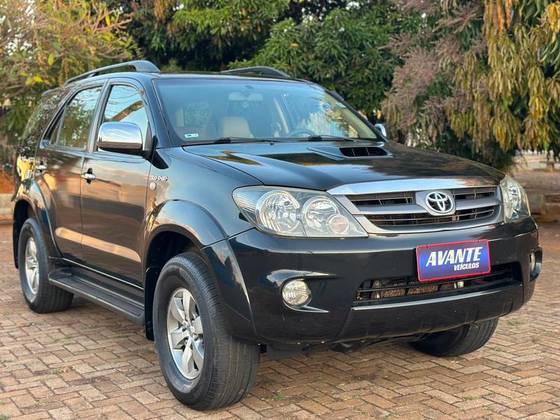 TOYOTA HILUX SW4 3.0 SRV 4X4 16V TURBO INTERCOOLER DIESEL 4P AUTOMÁTICO TOYOTA HILUX SW4 3.0 SRV 4X4 16V TURBO INTERCOOLER DIESEL 4P AUTOMÁTICO